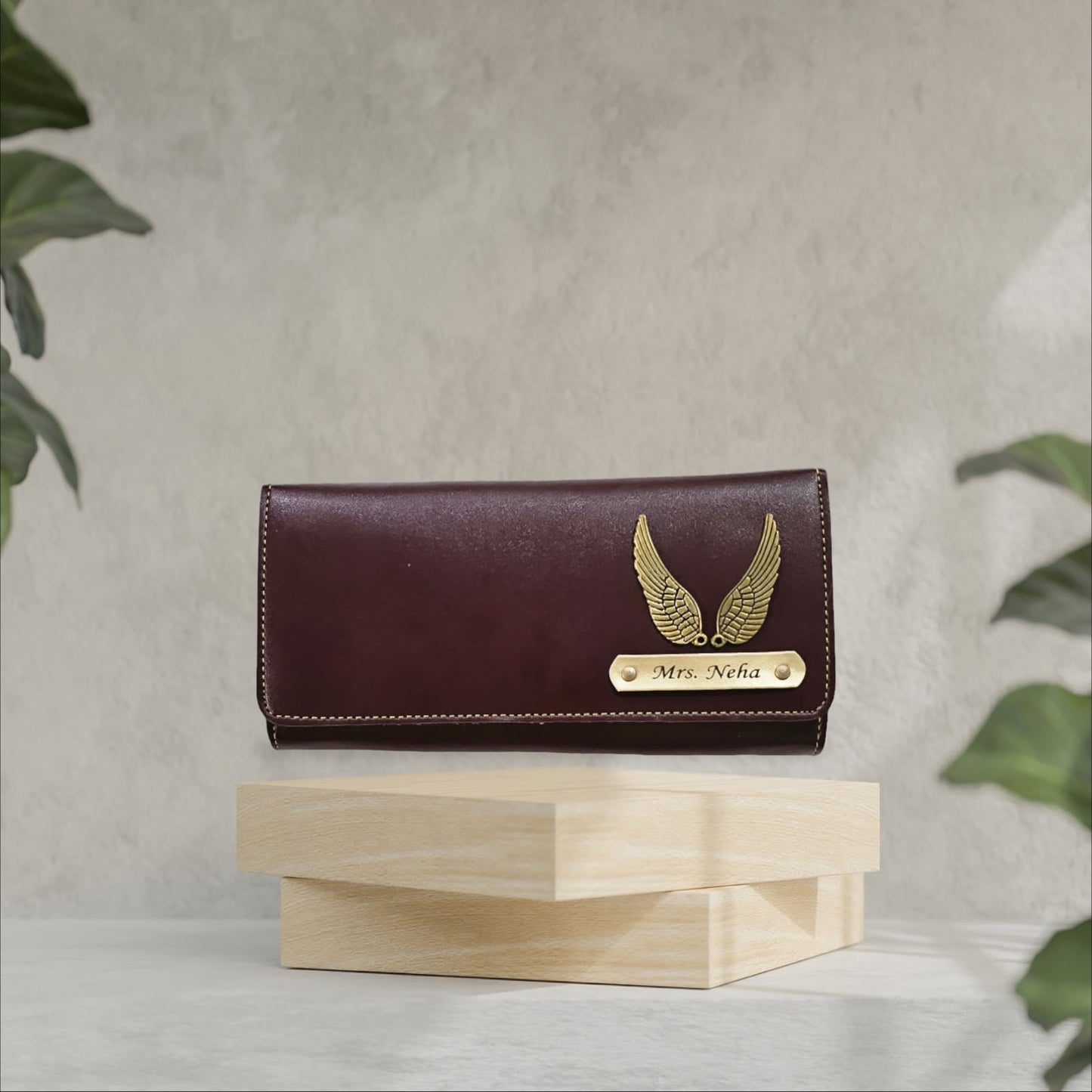 CUSTOMIZED TWO-FOLD CLUTCH FOR HER